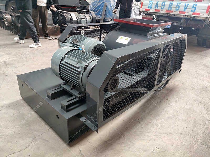 雙齒輥破碎機(jī)，如何解決大塊物料破碎的困擾？